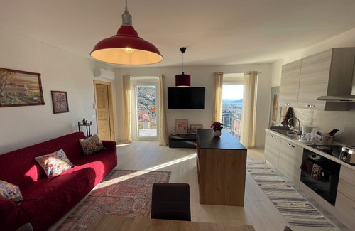 Menosio Apartment | Charming 2-bedroom apartment in adorable Menosio with AC, WiFi