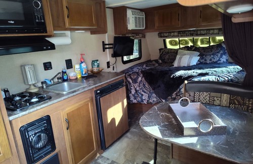 Dunsmuir House | Hideaway Haven in charming Dunsmuir