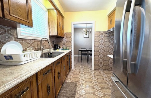 Jane and Finch House | York University|Toronto|Pearson Airport|1-Bed Main Floor Suite, Private Entry