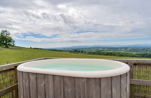 Auchterarder Ski Chalet | Yurt in Gleneagles with Hot Tub Retreat