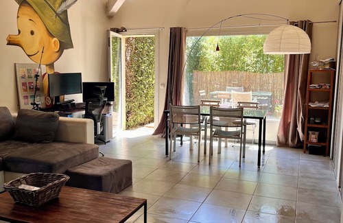 Saint-Just Apartment | Garden apartment in petite camargue