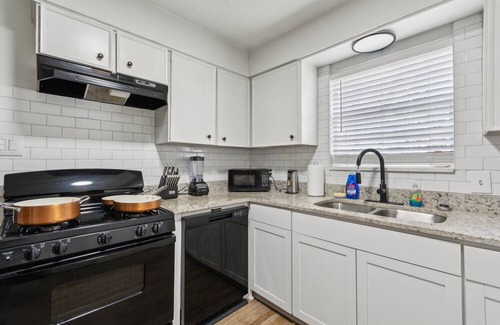 Little Rock House | NEW! The Woodland Retreat 3-Bedroom Home - Pets Allowed