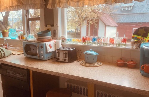 Williamsport House | Spacious 4-bedroom house with AC, WiFi in charming Williamsport sleeps 10