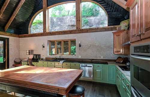 Houston House | Mountain Retreat on Smith Lake