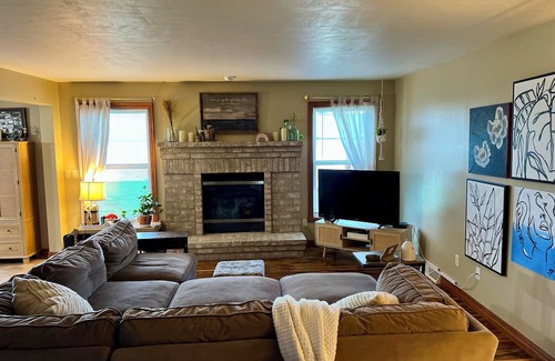 De Pere Condo | Hygge cozy 3-bedroom condo with WiFi, AC in peaceful De Pere & safe cul de sac.