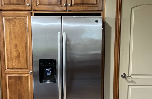 De Pere Condo | Hygge cozy 3-bedroom condo with WiFi, AC in peaceful De Pere & safe cul de sac.