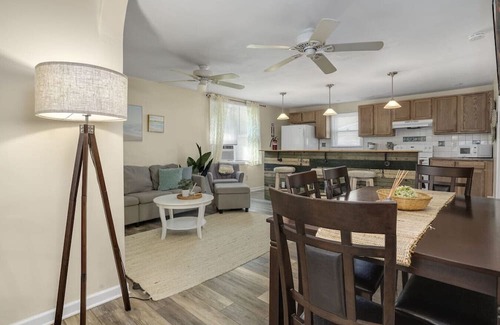 Villas House | Cozy Shore Getaway - 8 Guests