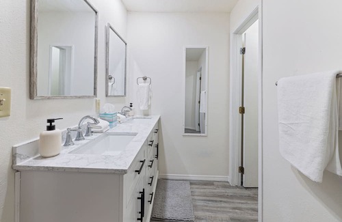 St. Cloud Apartment | Spacious 3-bedroom apartment with WiFi, AC in wonderful St. Cloud
