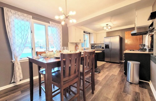 East Irondequoit House | Stella's Ranch: 3BR with game room, sunroom, and huge yard. Pet friendly!