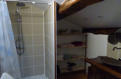 Coutras Bed & Breakfast | Les 3 notes de mérotte L' escale tables d'hôte, free breakfast
