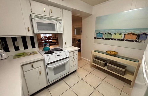 Arcadian Shores House | Seaside Escape in Myrtle Beach: Steps from beach!