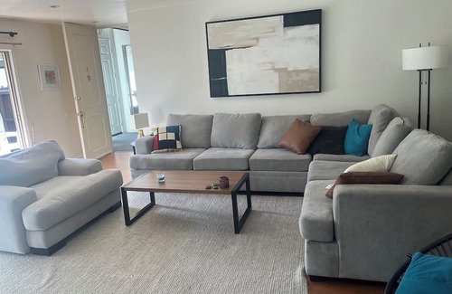 Westlake Village Apartment | Chic 2-bedroom apartment with WiFi, AC in tranquil Westlake Village
