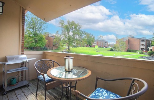 Charlotte Park Condo | West Nashville 2-bedroom, 1 bath Condo, Furnished w/Wifi, Pool