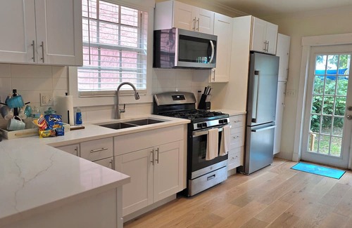 Lake Worth House | Newly renovated 1915 historic cottage, close to the beach!