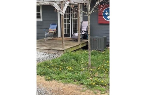Fairview Cottage | Charming 5-bedroom cottage with WiFi, AC in lovely Fairview