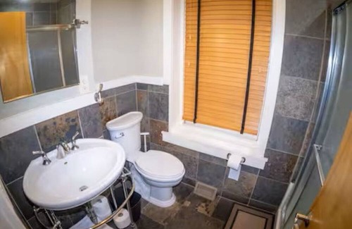 Albany House | Charming 3-bedroom house near Empire State Plaza