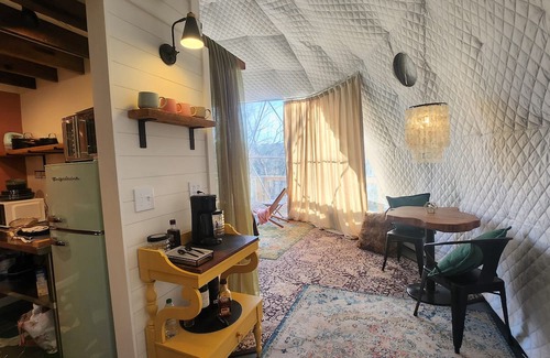 Crane Hill Apartment | Stunning Lakeside Glamping Dome