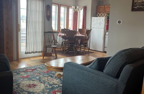 Geneva Cottage | Cottage with lake view at the heart of Seneca lake