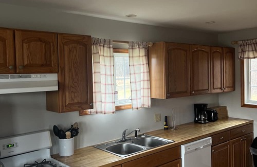 Geneva Cottage | Cottage with lake view at the heart of Seneca lake