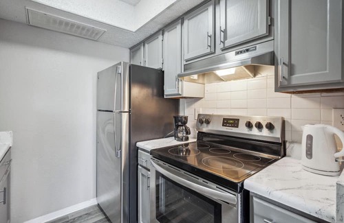 Bedford Apartment | 3001 Crystal Springs 922 I Spacious 1 Bed 1 Bath
