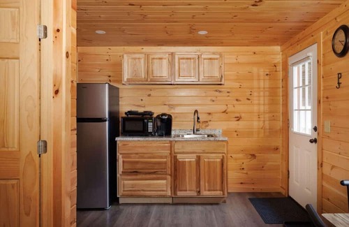 Bethlehem Cabin | 1Bedroom Log Cabin Lodge