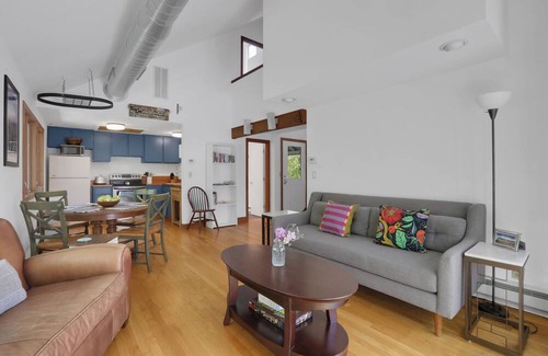 New Paltz House | 3-bedroom house bordering Mohonk preserve in New Paltz with WiFi, AC