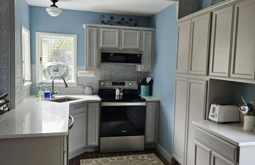Richland Center House | 512B) Ma'on House Bed and Breakfast