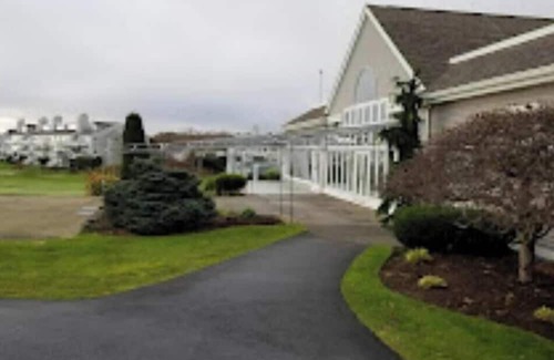 Cedarville House | Amazing Golf Course at the Beach, Ocean view 3-bedroom Apartment Plymouth, MA