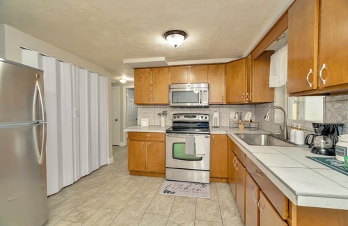 Embassy Hills House | Charming 2-bedroom house with AC, WiFi in Port Richey FL Near Weeki Wachee Park