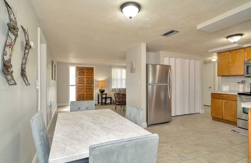 Embassy Hills House | Charming 2-bedroom house with AC, WiFi in Port Richey FL Near Weeki Wachee Park