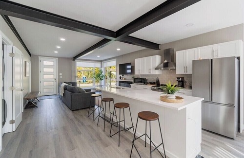 Central Alberta House | Modern Home and guest house in peaceful location.