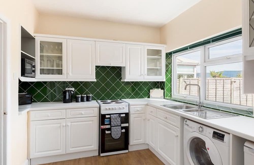 Frampton on Severn House | Pass the Keys | Central 3 Bed House in Stratford Upon Avon