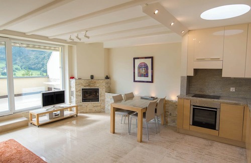 Leukerbad Apartment | The Cristal apartment house is situated in a quiet, sunny and central location