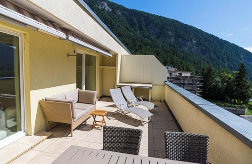 Leukerbad Apartment | The Cristal apartment house is situated in a quiet, sunny and central location