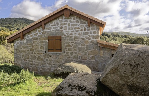 Grosseto-Prugna Ski Chalet | Authentic stone Caseddu in Porticcio with sea view