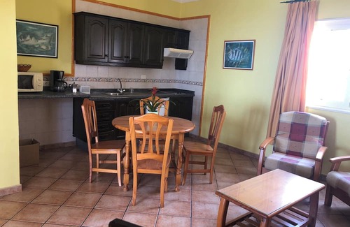 Los Llanos de Aridane House | 4 terraced bungalow in rural location with sea view
