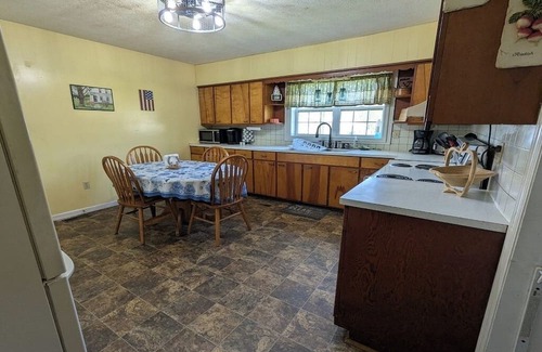 Island City Other | Sturgeon Creek Farm - farmstay - pet friendly