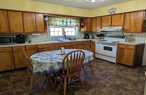 Island City Other | Sturgeon Creek Farm - farmstay - pet friendly