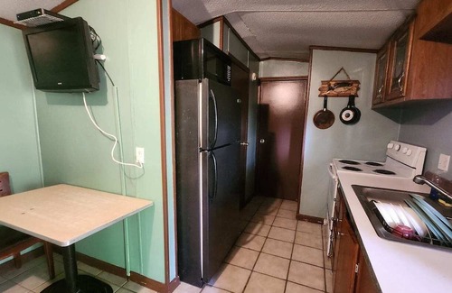 Coushatta Cabin | Pet friendly Lake View Cabin Rental near Coushatta, LA!