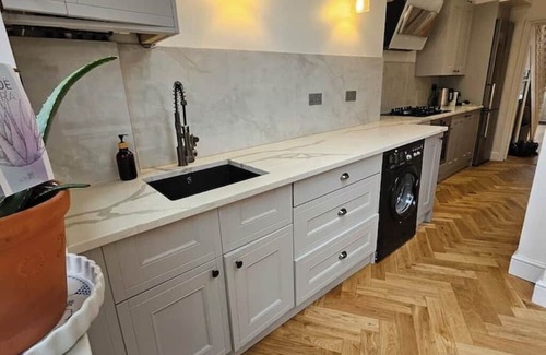 Alperton House | A charming House in wembley