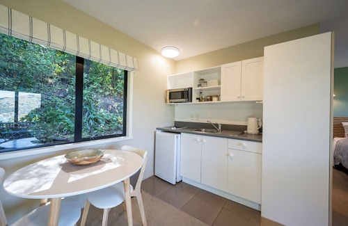 Akaroa House | Laneside - Akaroa Holiday Cottage