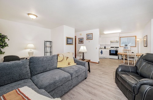Kenai Apartment | Soothing 2-bedroom apartment in Kenai
