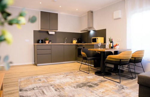 Sankt Augustin Apartment | Bonquartier | LUX apt-HAUS - 11 pers. in 5 apartments