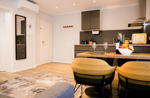 Sankt Augustin Apartment | Bonquartier | LUX apt-HAUS - 11 pers. in 5 apartments