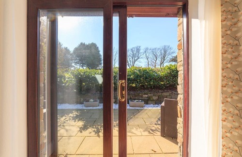 Foxdale Cottage | Kerrowdhoo Farmhouse - a holiday cottage that sleeps 3 guests in 2 bedrooms