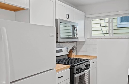 Pittsburgh Apartment | Stylish & Modern 2Bd Apt in Millvale/Lawrenceville