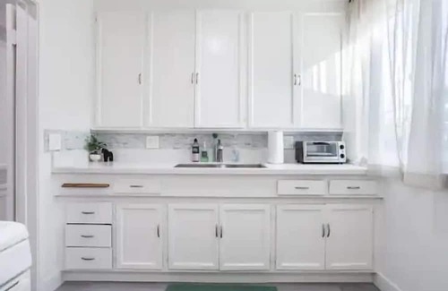 Panorama City House | Newly Furnished Vacation Home-Ken