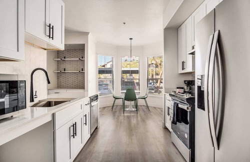 Glendale Sports and Entertainment District Apartment | Boulevard Stays 2BR by Stadium Pool, Parking, Gym 10
