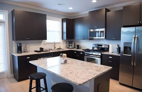 Westside House | Modern Midtown Home – Ideal for Long-Term Stays!