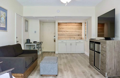 Pinellas Point House | Perfect St. Pete's Stay - Exclusive Cabanas, Coastal Dining & Attractions Nearby
